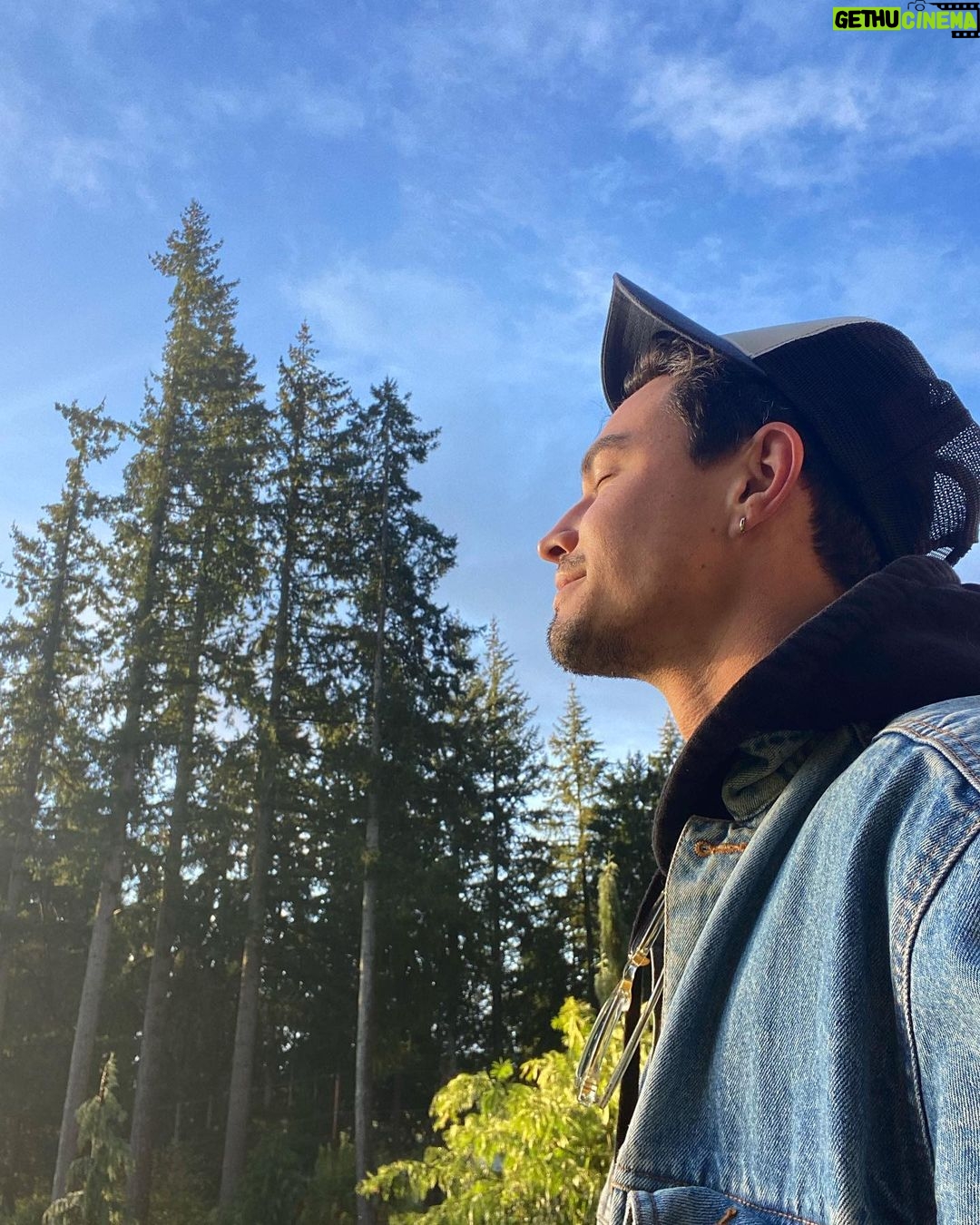 Gavin Leatherwood Instagram - Get some sunlight in your eyes bb ☀️