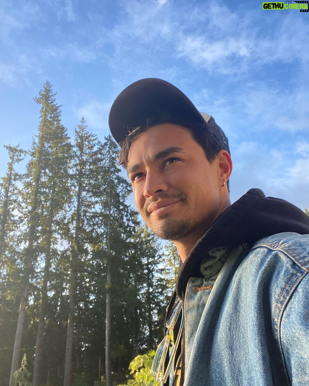 Gavin Leatherwood Instagram - Get some sunlight in your eyes bb ☀️
