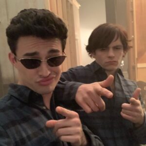 Gavin Leatherwood Instagram - Fall in love with all of your cast mates ✅
