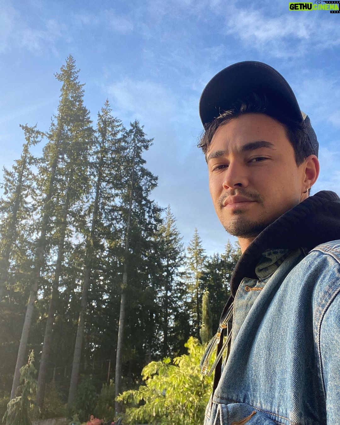 Gavin Leatherwood Instagram - Get some sunlight in your eyes bb ☀️