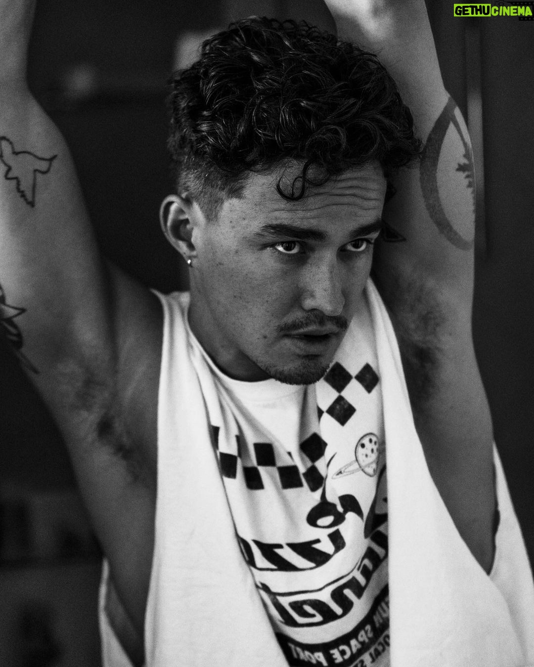 Gavin Leatherwood Instagram - « Paris, France » Photographed by @tanguyonakoy