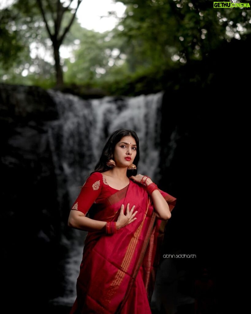 Gayathri Suresh Instagram - Courage, Love and Wisdom🔥 PC : @i_abs_ Styling : @gayathri_r_suresh Vattayi