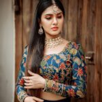Gayathri Suresh Instagram - •PALLAVI•✨ SHOOT - @storiesofajay MUA - @makeover_by_sruthivipin_ Stylist - @studio.alamara ORNAMENTS - @golden_cup_fashion_jewellery