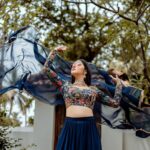 Gayathri Suresh Instagram - •PALLAVI•✨ SHOOT - @storiesofajay MUA - @makeover_by_sruthivipin_ Stylist - @studio.alamara ORNAMENTS - @golden_cup_fashion_jewellery