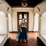 Gayathri Suresh Instagram – •PALLAVI•✨

SHOOT – @storiesofajay
MUA – @makeover_by _sruthivipin_
COSTUME – @studio.alamara
ORNAMENTS – @golden_cup_fashion_jewellery