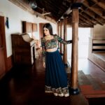 Gayathri Suresh Instagram - •PALLAVI•✨ SHOOT - @storiesofajay MUA - @makeover_by _sruthivipin_ COSTUME - @studio.alamara ORNAMENTS - @golden_cup_fashion_jewellery
