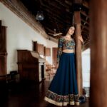 Gayathri Suresh Instagram - •PALLAVI•✨ SHOOT - @storiesofajay MUA - @makeover_by _sruthivipin_ COSTUME - @studio.alamara ORNAMENTS - @golden_cup_fashion_jewellery