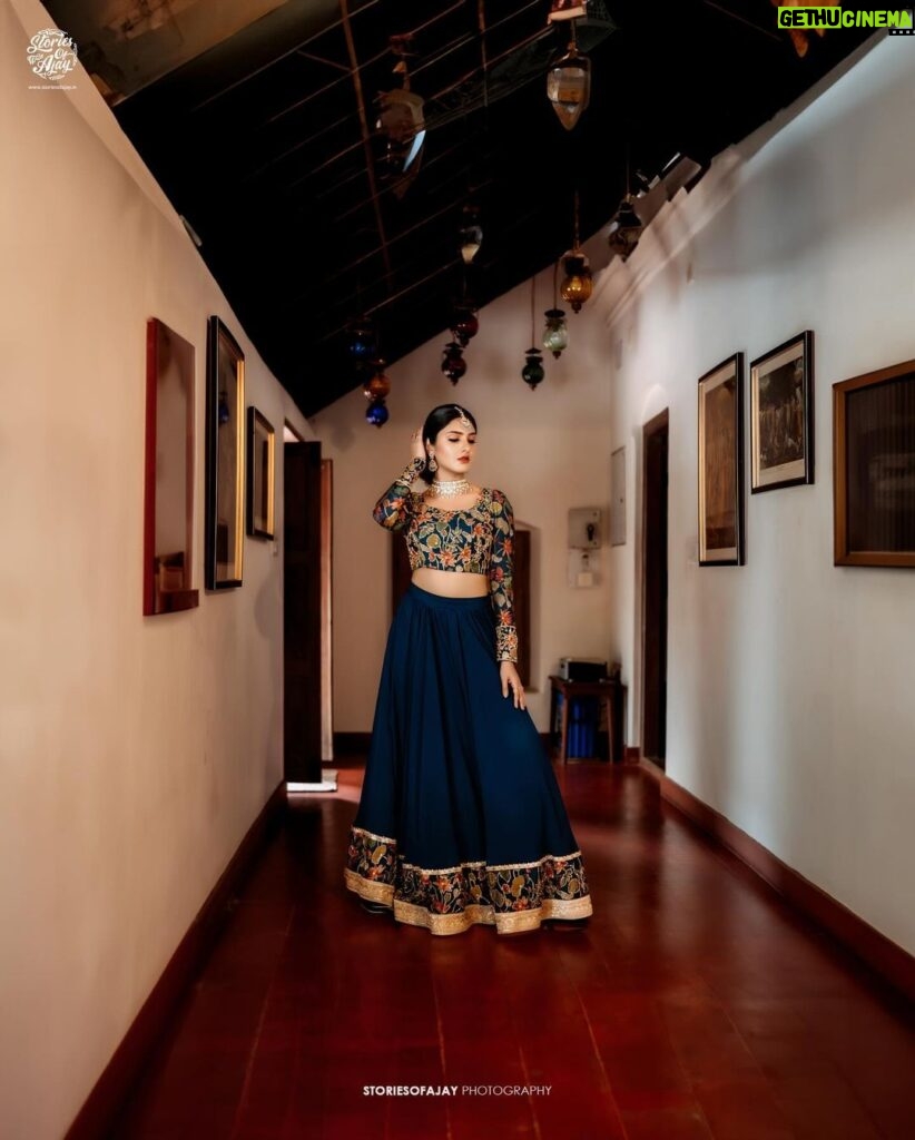 Gayathri Suresh Instagram - •PALLAVI•✨ . SHOOT - @storiesofajay MUA - @makeover_by _sruthivipin_ COSTUME. - @studio.alamara ORNAMENTS - @golden_cup_fashion_jewellery