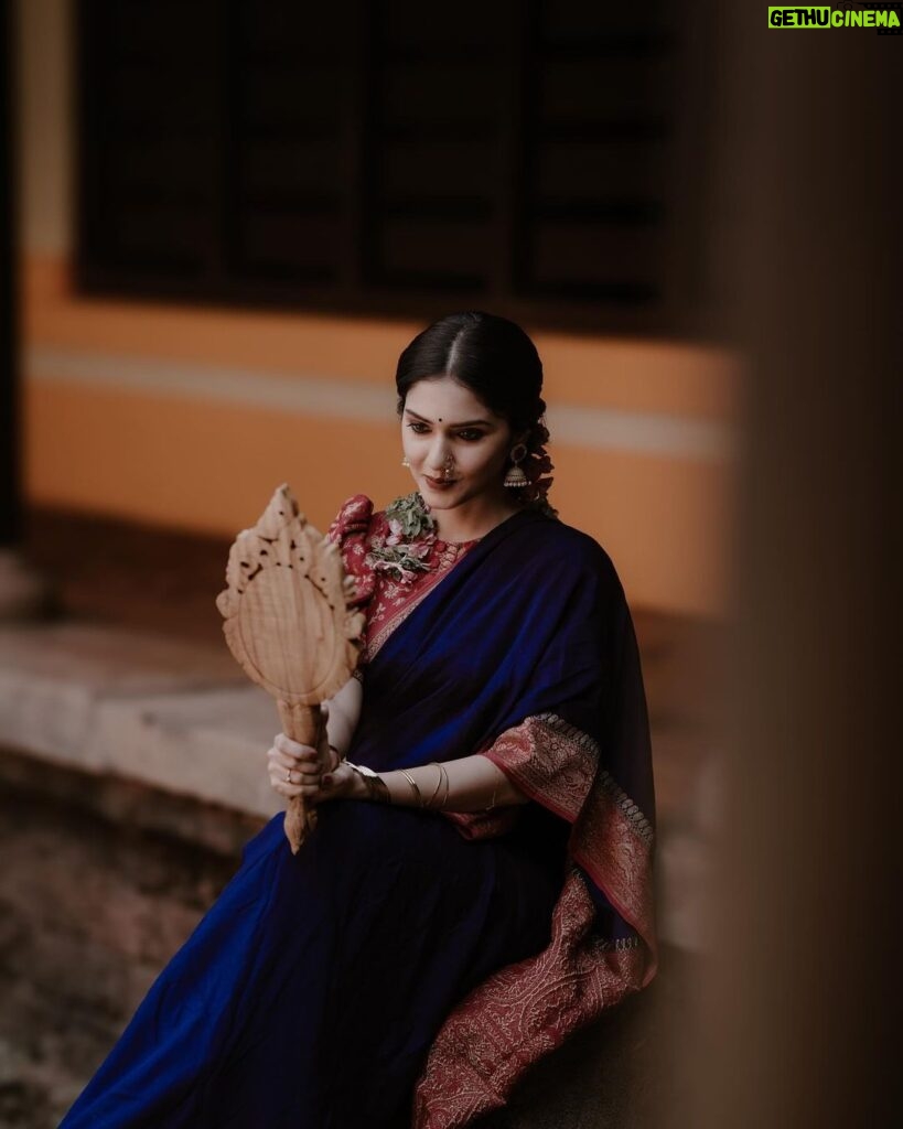 Gayathri Suresh Instagram - “What is Love?”✨ Location : @kodanat_mana Saree & Jewellery Styling : @gayathri_r_suresh