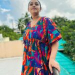 Gayathri Yuvraaj Instagram - I just find myself happy with the simple things 🤗🤗 Happy day 😘 👗 @officialsecretwish