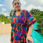 Gayathri Yuvraaj Instagram - I just find myself happy with the simple things 🤗🤗 Happy day 😘 👗 @officialsecretwish