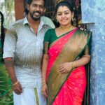 Gayathri Yuvraaj Instagram - Between the scheduled busy days that one vacation to native will create such a nice cherishing memories to carry over till the next vacation ❤️❤️ @yuvi_smart Beautiful Saree & blouse @lakshmiboutique2021