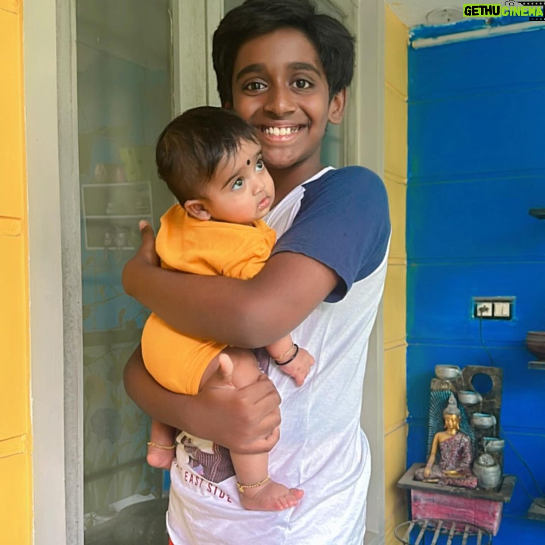 Gayathri Yuvraaj - 196.6K Likes - Two hearts, one frame 🦋
My world in one picture. ❤️👫 🦋
#borthersisterlove❤️ #SiblingBond #foreverlove
#tarunyuvraaj #yugayuvraaj 🦋