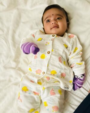 Gayathri Yuvraaj Instagram - “Dressed in giggles and wrapped in love Yuga steals the spotlight. 🌈💖 

  My Chutti Kannamma🦋🦋🦋

Wearing @honchoobaby 

#yugayuvraaj #daddysprincess👑 #🦋🦋