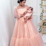 Gayathri Yuvraaj Instagram - 💕Nothing is better than the Family💕 MUA 🎨 : @profile_makeover @chella_hair_makeup Family costumes done by @vika.label 👗👔 Photography 📸: @yellowbirdkidsphotography #family #love #yugayuvraaj #yuvraajgayathri #yuvi #photography #familyphotography #love #care #photogenic #picoftheday #photooftheday #gayathriyuvaraj #gayathri