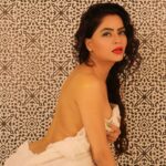 Gehana Vasisth Instagram - Bohot zor se pakda tha Maine chadar… but fir bhi khul gaya 💦💦 . . . . #trending #viral #instagram #love #explorepage #explore #instagood #fashion #follow #tiktok #like #likeforlikes #followforfollowback #photography #india #trend #instadaily #memes #music #style #trendingnow #reels #foryou #likes #photooftheday #model #beautiful #bollywood #bhfyp #gehanavasisth Mumbai, Maharashtra