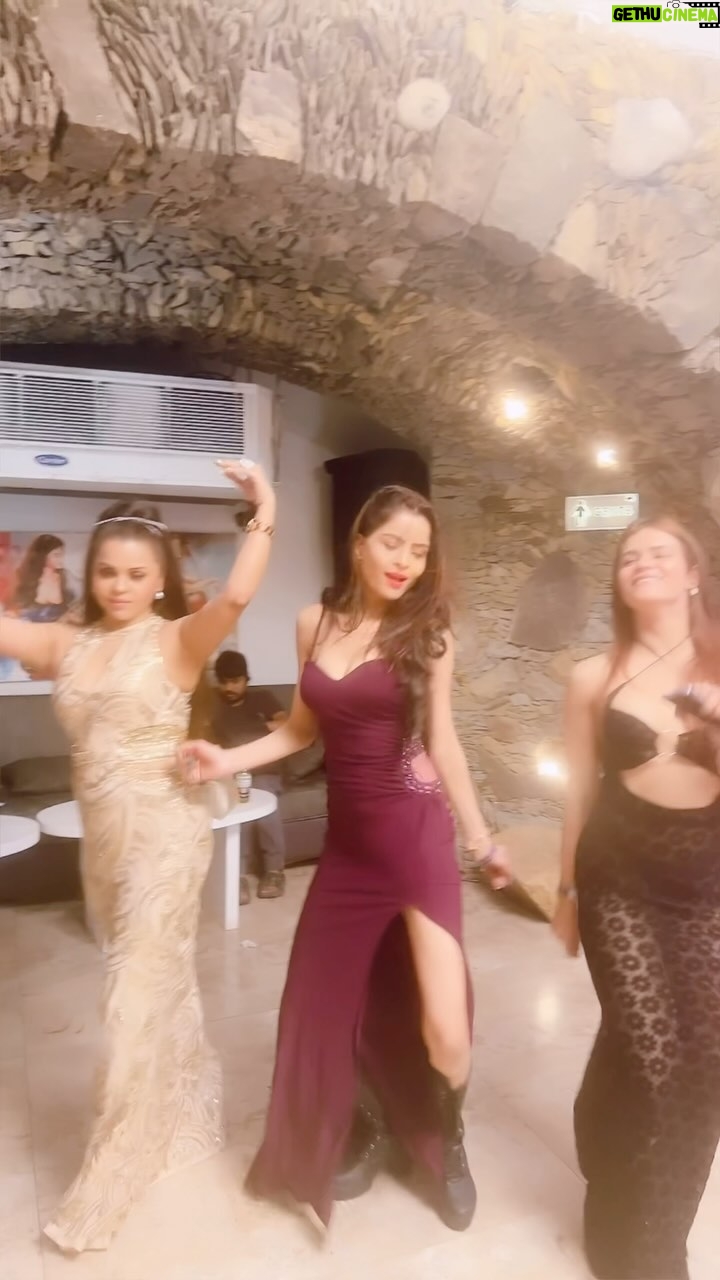 Gehana Vasisth Instagram - Kal rat ki bat …..