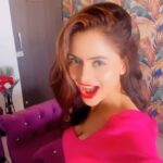 Gehana Vasisth Instagram - #kaka #temporary #pyar #vyapar #hogaya #gehanavasisth #gehanavashisth #panjabi #song #bollywood #actress #happy