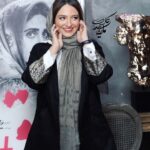 Gelare Abbasi Instagram - دیشب همراه با ابلق و رفقای درجه یک ❤️ آلبوم یک شب خاطره انگیز تا عکس های بعدی به دستم برسد . 💕 جای همه ی شما عزیزانم خالی بود . ممنونم از طراح لباس بی نظیر، رفیق خوبم غزال رجبیان و تیم درجه یک @ghazalrajabian