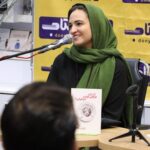 Gelare Abbasi Instagram - جشن امضای کتاب «مریلین مونرو سر جردن »با حضور بی نظیر شما برایم به یاد ماندنی شد . دوستتان دارم ❤️ @nimajpublication @donyayeketaab