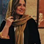 Gelare Abbasi Instagram - این هم از آخرین پست سالی که داره تموم میشه . ساده و خودمونی بگم .دوستتون دارم . بهترین ها براتون پیش بیاد امسال . تنتون سالم . دلتون آروم . لبخند رو لب هاتون باشه امسال ❤️🥰🌺🌹🌷❤️🥰