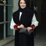 Gelare Abbasi Instagram - برج میلاد اکران فیلم «شادروان». خسته نباشید به خانواده ی دوست داشتنی فیلم «شادروان » ❤️❤️ ممنون از عزیزان عکاس و مهر همیشگی شان 💕 @royalsalonfamily 🙏 @edithbridebook ❤️گروه مهربان