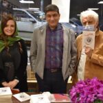 Gelare Abbasi Instagram - آقای کیانیان عزیز عاشقانه زیستن را از شما می آموزم . سایه تون بالا سر ما همیشه . ❤️💎🙏🌺📕📕📘📘 رونمایی از کتاب«مریلین مونرو سر جردن » در شهر کتاب الهیه