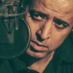 Gelare Abbasi Instagram - به مناسبت دو سالگی سوینا؛ انتشار کتاب‌های گویا از سر گرفته شد/ «هزار توی خواب و هراس» با صدای ایوب آقاخانی در قصه شب سوینا گروه سوینا به مناسبت دومین سالگرد تاسیس خود، انتشار کتاب‌‌های گویا را با همکاری نشر ثالث و با نسخه صوتی رمان «هزار توی خواب و هراس» با صدای ایوب آقاخانی از سر گرفت. به گزارش روابط عمومی سوینا، این گروه به مناسبت دومین سالروز تاسیس خود، تولید و انتشار کتاب‌های گویا را با همکاری نشر ثالث و با حمایت مجموعه بازی‌سازان از سر گرفت. رمان «هزار توی خواب و هراس» با صدای ایوب آقاخانی، نویسنده، کارگردان و بازیگر، به عنوان اولین مجموعه از فصل تازه قصه شب سوینا پخش می‌شود و تینا تقویان آن را تدوین و میکس می‌کند. علاقمندان می‌توانند از امشب دوم مرداد ماه، روزهای شنبه تا چهارشنبه ساعت ۲۲، برنامه قصه شب سوینا را بشنوند. عتیق رحیمی نویسنده اهل افغانستان کتاب «هزار توی خواب و هراس» را به فارسی دری نوشته و مهدی غبرایی این کتاب را از نسخه انگلیسی ترجمه کرده است. علاقمندان می‌توانند گروه سوینا را در نشانی‌های اینترنتی زیر پی‌گیری کنند: www.sevinagroup.com T.me/sevinagroup T.me/radio_sevina www.instagram.com/sevinagroup www.aparat.com/sevinagroup https://www.youtube.com/channel/UCs2-CtvQ8W3YZ2M7Xy8DQHQ https://twitter.com/sevinagroup @gelarehabbasi @kkasirian  @ayoubaghakhaniofficial @bazisazan.shop @salesspublication @tina_taghavian ساخت تیزر: افشین ضیائیان @afshinziaian #سوینا #سینمای_نابینایان #گلاره_عباسی #رادیو_سوینا #رادیو_اینترنتی #برنامه_های_رادیویی #قصه_شب_سوینا #قصه_شب #ایوب_آقاخانی #هزار_توی_خواب_و_هراس #نشر_ثالث #پادکست #کتاب_گویا