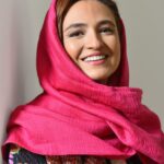 Gelare Abbasi Instagram - رفقا سلام .صبح بخیر 💕💕 روز های پایان اسفند ماه 💕🌺💐 حال دلتون خوب باشه . مواظب خودتون باشید ✌️🌺🌈🌈 عکس آقای علی درویش صفت