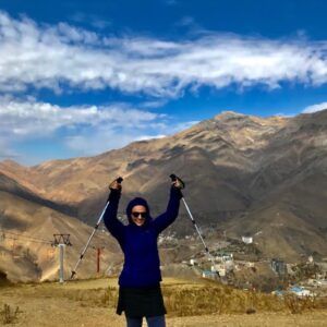 Gelare Abbasi Instagram - لحظه ای که  به  قله  می  رسی 💪💪
نه کسی  هست  و  نه  احتیاج  به  فاصله  گذاری  اجتماعی . خودت و  طبیعت و لذت کوهنوردی ❤️
خوشحالم که  می تونم حال خوبم را با شما  رفقای نازنینم تقسیم کنم . مرسی که همراه من هستید 👌✌️