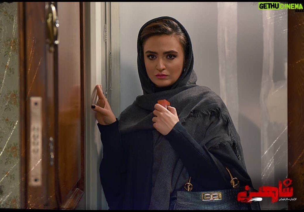 Gelare Abbasi - 30.7K Likes - اولین حضور جهانی فیلم سینمایی شاهین در جشنواره Bharat international film
فیلم سینمایی شاهین به کارگردانی سالار طهرانی ، نویسندگی مهران رنج بر ، تهیه کنندگی آرش سجادی حسینی و علی گلبهاران تنها نماینده سینمای ایران در این جشنواره بین المللی می باشد که ویژگی آن دفاع از حقوق زنان است
در این فیلم که محصول سازمان سینمایی داریوش می باشد علیرضا کمالی،گلاره عباسی،مهران رنج بر،بهار نوحیان،فرزین محدث،احسان امانی،ریحانه رضی،هادی الیاس و رامتین خیرخواه ایفای نقش کرده اند
@salar_nasabi_tehrani
@sajadiarash
@mehranranjbarr
@alirezakamali
@gelarehabbasi
@bahar_nouhian
@farzin_mohades
@reyhanehrazi
@ghadyanialireza
@daryoosh_film_co