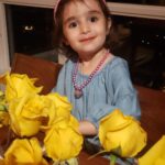 Gelare Abbasi Instagram - تو بخند آرام جان ما ❤️💕 عکس خواهر زاده خانوم من ، جانا ❤️💐🍁🍂 این روزها بیشتر به تولید برنامه برای کودکان فکر می کنیم بخندین کوچولو های نازنین ما .شما باید شاد باشید ❤️ @ifulworldwide @baharabbasi