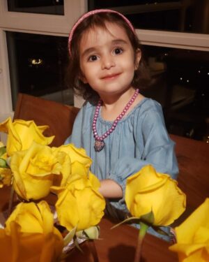 Gelare Abbasi Instagram - تو بخند آرام جان ما ❤️💕 
عکس خواهر  زاده  خانوم من ،  جانا ❤️💐🍁🍂
این روزها  بیشتر به  تولید  برنامه  برای کودکان  فکر می کنیم 
بخندین کوچولو های  نازنین ما .شما باید شاد باشید ❤️
@ifulworldwide @baharabbasi
