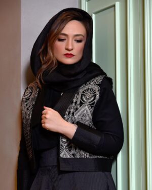 Gelare Abbasi Instagram - همراهی دلنشین با تیم درجه یک «لالیک»و طناز عزیزم ❤️
عکاسی علی درویش صفت عزیز 
و طراحی رفیق هنرمندم غزال رجبیان 
@lalique_markiz 
@tanazmazhari_makeupartist 
@ghazalrajabian 
@alidarvishsefat