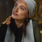 Gelare Abbasi Instagram - پاییز متفاوت 🍁🍂 تجربه ای جدید در کنار دوستان هنرمندم @shahrzadjewellery کار کردن کنار شما همیشه لذت بخش است. 💎❤️ #ونکور#پاریس @mostafa.akbari.ma 📷 @shahrzadjewellery