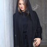 Gelare Abbasi Instagram - فیلم «کت چرمی» ❤️ رفقای نازنین دلتنگ و قدردان مهر شما عزیزان هستم .ممنون که در این صفحه همراه من هستید 🙏🌹💕 @kamranhejazi @peymanhejaz @maryam.roshanbeauty ❤️عزیزان من