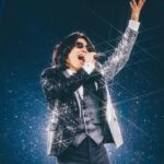 Gen Hoshino Instagram - “Reassembly“ 横浜アリーナ公演、千穐楽が無事に終わりました。これはなんとなくではなく、本当にそう思うのですが、奇跡みたいな時間でした。こんな特別な誕生日、一生忘れないと思います。ああ、それにしても、舞台の上で泣くとは思わなかった。 いつも応援してくれる全ての皆さん、関わってくれる全ての皆さん、支えてくれる全ての皆さんにありがとう。そしてこれからもよろしくお願いします。 そしてこのあと9時半からは生配信のアフタートーク。昨日の公演から4曲ライブ映像流れます。もちろんニセさんの輝くパフォーマンスも。 #YP_Reassembly