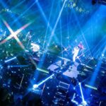Gen Hoshino Instagram - 一夜明けて改めて思い返しています。混じりっけなしの音楽と、最高にくだらないトークが重なり合い、楽しさと嬉しさが爆発した4日間。あんなに広い大阪城ホールと横浜アリーナが狭く感じるほどにファンの皆さんとの距離がとても近く感じました。 映像で参加してくれた上白石萌音ちゃん、宮野真守くん、ハマ・オカモトくん、水谷千重子さん、友近さん、雅マモルくん、ウソノ晴臣さんにも心からの感謝を。 そして終演後のアフタートーク生配信も含め、誕生日を祝ってくれた皆さん、遠くから応援してくださる皆さん、本当にありがとう。今歳もよろしくお願いします。既に色々とやりたいことがあって計画も進んでいるので、ぜひ、これからもついて来てくださいね。 Photo by @seitaro__tanaka & Taichi Nishimaki #YP_Reassembly