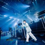 Gen Hoshino Instagram - 一夜明けて改めて思い返しています。混じりっけなしの音楽と、最高にくだらないトークが重なり合い、楽しさと嬉しさが爆発した4日間。あんなに広い大阪城ホールと横浜アリーナが狭く感じるほどにファンの皆さんとの距離がとても近く感じました。 映像で参加してくれた上白石萌音ちゃん、宮野真守くん、ハマ・オカモトくん、水谷千重子さん、友近さん、雅マモルくん、ウソノ晴臣さんにも心からの感謝を。 そして終演後のアフタートーク生配信も含め、誕生日を祝ってくれた皆さん、遠くから応援してくださる皆さん、本当にありがとう。今歳もよろしくお願いします。既に色々とやりたいことがあって計画も進んでいるので、ぜひ、これからもついて来てくださいね。 Photo by @seitaro__tanaka & Taichi Nishimaki #YP_Reassembly