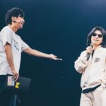 Gen Hoshino Instagram - 一夜明けて改めて思い返しています。混じりっけなしの音楽と、最高にくだらないトークが重なり合い、楽しさと嬉しさが爆発した4日間。あんなに広い大阪城ホールと横浜アリーナが狭く感じるほどにファンの皆さんとの距離がとても近く感じました。 映像で参加してくれた上白石萌音ちゃん、宮野真守くん、ハマ・オカモトくん、水谷千重子さん、友近さん、雅マモルくん、ウソノ晴臣さんにも心からの感謝を。 そして終演後のアフタートーク生配信も含め、誕生日を祝ってくれた皆さん、遠くから応援してくださる皆さん、本当にありがとう。今歳もよろしくお願いします。既に色々とやりたいことがあって計画も進んでいるので、ぜひ、これからもついて来てくださいね。 Photo by @seitaro__tanaka & Taichi Nishimaki #YP_Reassembly