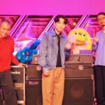 Gen Hoshino Instagram - CDTV『喜劇』初披露ありがとうございました。この編成、新鮮で楽しいです。そして私物のシンセ＆サンプラーをモフモフとモフモフに弾いてもらいました。かわいい。（福くんありがとうね☺️） #CDTVライブライブ #星野源喜劇 #Comedy #GenHoshino #星野源
