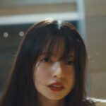 Gen Hoshino Instagram - 星野源 - 生命体 (齋藤飛鳥 Dance Ver.) YouTube にアップしました。使いたかった素材があまりにも多く、勿体ないのでダンスシーンだけのビデオを制作しました。齋藤飛鳥さん。振り付けはSeishiroさんです。 この時ダンスに関して出したリクエストは一つだけで、それは “自分自身の為に踊る” というものでした。現場には行けなかったのですが、撮影された映像を観て、ビリビリと鳥肌が立ちました。やはり踊りとは、生き様を写す鏡なのだと思います。 #齋藤飛鳥 #星野源_生命体