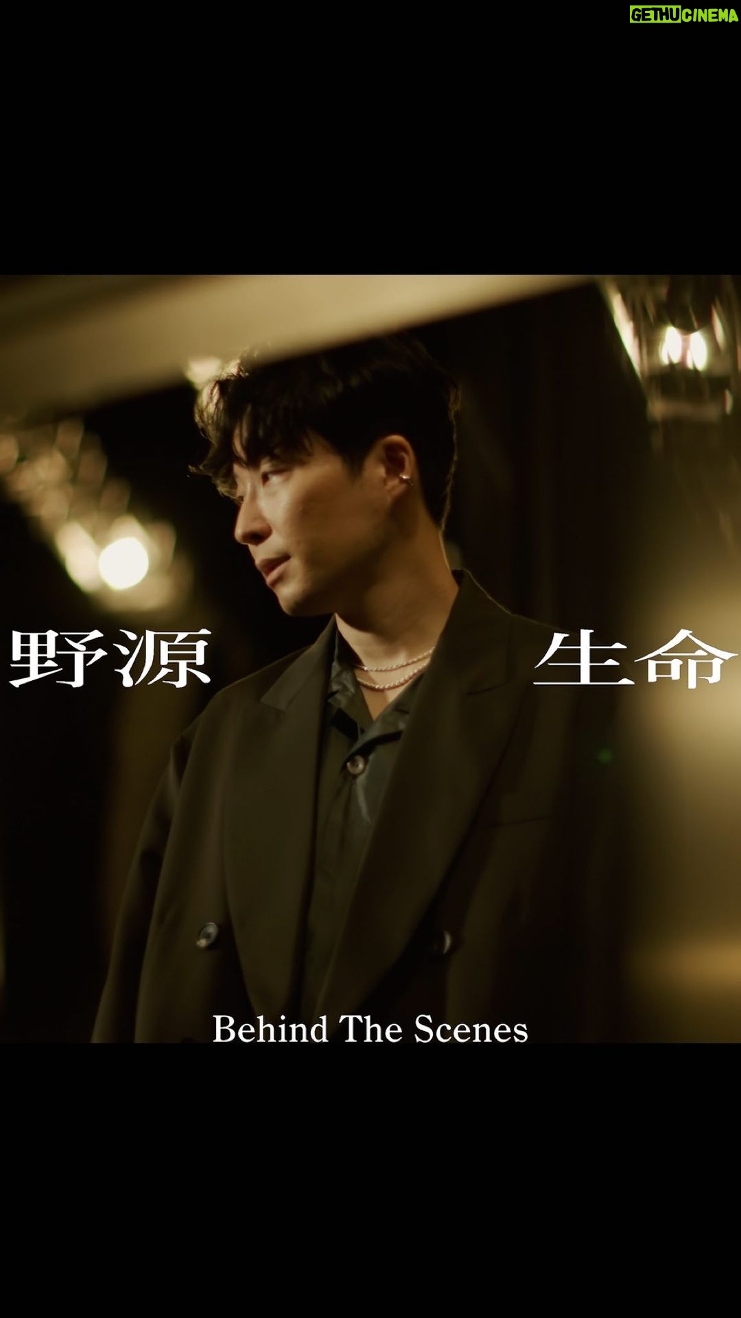 Gen Hoshino Instagram - 「生命体」MVのBTSだよ。YouTubeへどうぞ。 #星野源_生命体