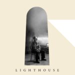 Gen Hoshino Instagram - 新作EP「LIGHTHOUSE」がリリースしました。 僕は暗い歌を作るのが好きです。闇や絶望を歌うのが好きです。心がしんと静かになって、落ち着くからです。寒い日に暖かい毛布に包まって、雪が降る窓の外を眺めているような気分になります。 そんな静かな心で作った、サウンドや景色の異なる6曲入りEPです。ぜひNetflixシリーズ『LIGHTHOUSE』、そして同時に作っていたもう一つの新曲「生命体」と共に、楽しんでいただければ幸いです。 感想は #星野源_LIGHTHOUSE まで。 My newest EP, "LIGHTHOUSE," is out now. I like writing dark songs. I like singing about darkness and despair because it makes my heart quiet and calm. It’s as if I’m wrapped in a warm blanket on a cold day, looking out the window at the falling snow. I made this EP with that feeling in mind. It has 6 songs with different sounds and scenes. Please enjoy them along with the Netflix series "LIGHTHOUSE" and another new song, "Life," which I was working on at the same time as this EP. 全新EP《LIGHTHOUSE》發行了。 我喜歡創作暗黑歌曲，歌頌黑暗與絕望。 這讓我心情寧靜、安定。 就像寒冷的日子裹著溫暖毛毯，凝視窗外雪景的心情。 這張EP收錄了六首不同音色與景色的歌曲。 請務必收看Netflix《心靈燈塔/LIGHTHOUSE》與另一首新歌〈生命体/Life〉。 신작 EP 'LIGHTHOUSE'가 발매되었습니다. 저는 어두운 노래 만드는 걸 좋아해요. 어둠이나 절망을 노래하는 것도 좋아합니다. 마음이 조용해지고 차분해지니까요. 추운 날에 따뜻한 담요를 두르고 눈 내리는 창밖을 바라보고 있는 듯한 기분이 듭니다. 그런 마음을 담아 각기 다른 사운드와 경치로 제작한 6곡이 포함된 EP입니다. 꼭 넷플릭스 시리즈 “LIGHTHOUSE”와 같은 시기에 제작한 또 하나의 신곡 '生命体/Life'를 함께 즐겨주세요. #LIGHTHOUSE #GenHoshino #Netflix