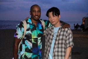 Gen Hoshino Instagram - Ali Shaheed Muhammad。アリが最高のセットを届けてくれました。夕日に音楽が跳ねまくってました。泣いた。舞台裏でもたくさんハグしました。