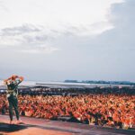 Gen Hoshino Instagram - “so sad so happy” Curated & Produced by Gen Hoshino at SUMMER SONIC BEACH STAGE 5. Camilo 6. Ali Shaheed Muhammad 7. DJ豊豊 Camilo。日本で初めてのパフォーマンス、全身全霊で音楽に挑む姿に目頭が熱くなり、そして楽しすぎる音にワクワクしっぱなしでした。 Ali。「源と日本のヘッズの為に特別なセットを考えてきたんだ」と言ってくれた。あまりにも最高でずっと袖で踊ってた。会うたびになんて素敵な人なんだと友達でいられることを誇りに思う。 DJ豊豊。今回の為にDJを始めた松重さんのDJデビューはあまりにも鮮烈でした。音楽への愛と喜びに満ちてました。前も言ったけど絶対DJ仕事増える。 #Camilo #AliShaheedMuhammad #DJ豊豊 #SoSadSoHappy #SUMMERSONIC