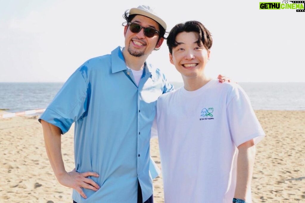 Gen Hoshino Instagram - サイトウ”JxJx”ジュン！ ジュンさん最高でした。SAKEROCKがセットの中に入っていて、すごく嬉しかったです！ #サイトウジュン #YSIG #SoSadSoHappy #summersonic