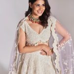 Genelia D'Souza Instagram - “It takes nothing to join the crowd, It takes everything to stand alone “ Managed - @chandnidholakia1989 @ayushpadukone Lehenga- @osaabyadarsh Jewellery - @narayanjewels Potli - @thepinkpotli Makeup and hair - @rishinaacharya Styling - @who_wore_what_when Assisted - @d.shubham_j Photography- @rohnpingalay