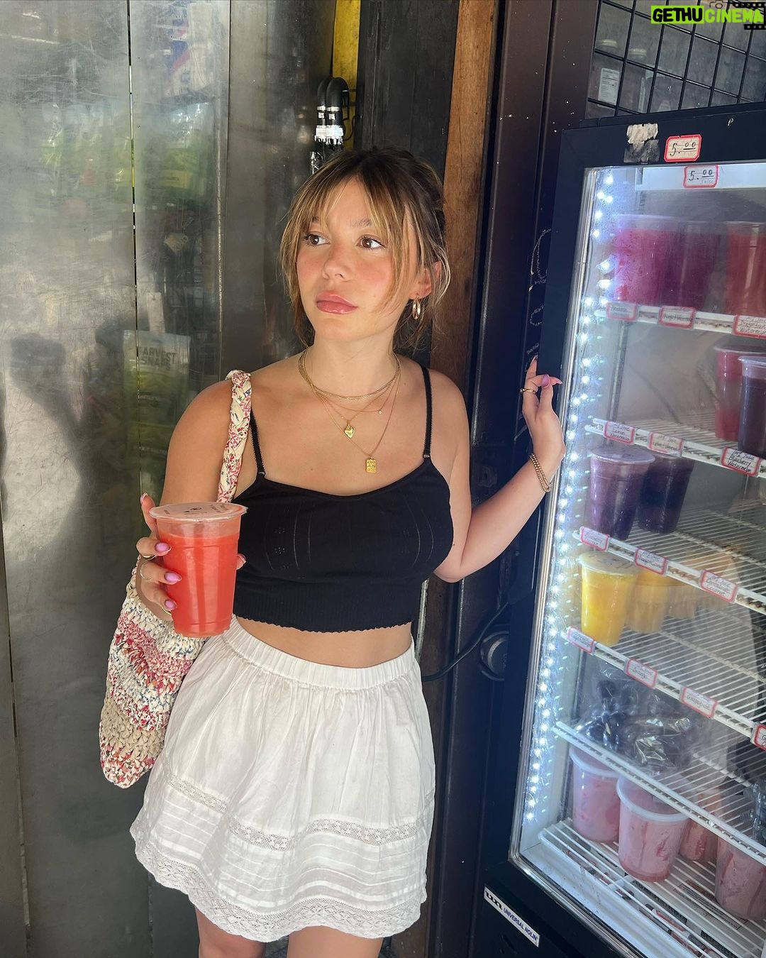 Genevieve Hannelius Instagram - in the G Polish newsletter today I share some of my favorite nyc spots⭐️ make sure ur subscribed on our website !!
