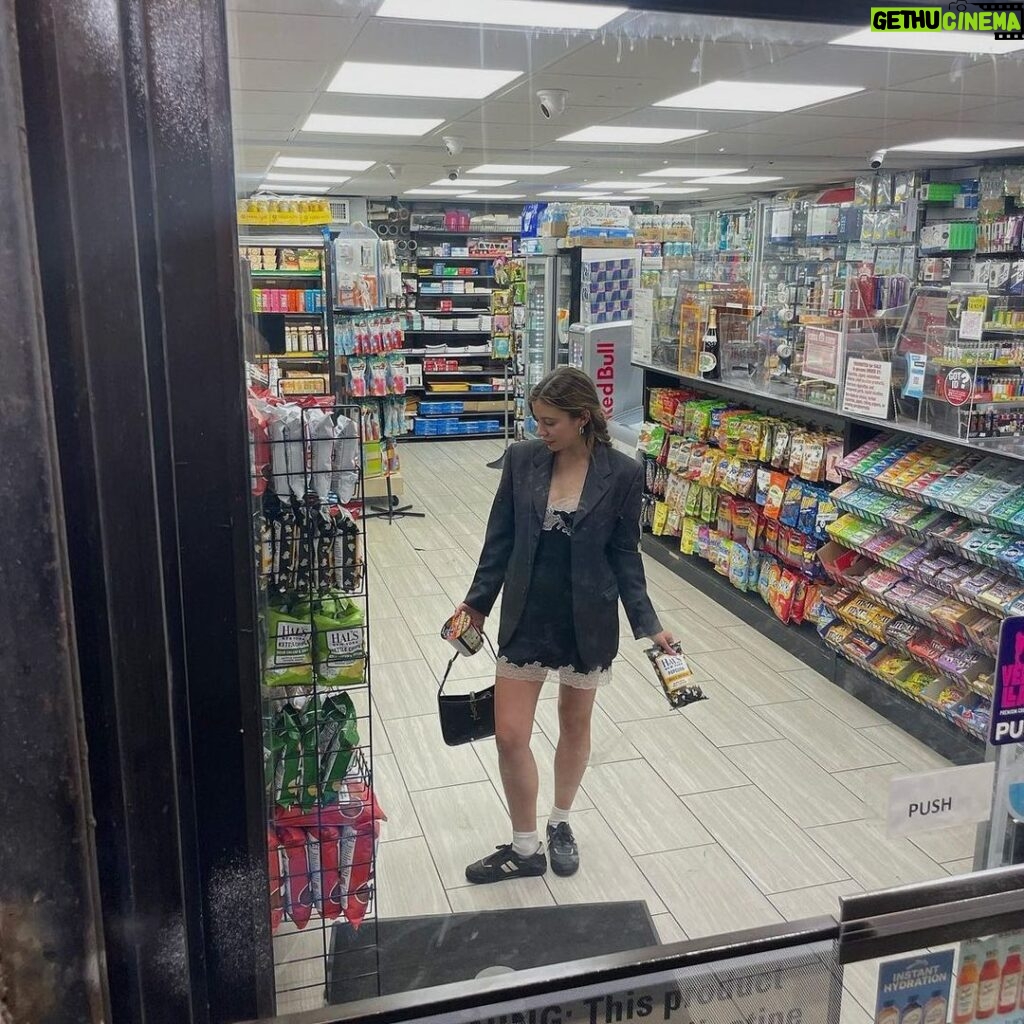 Genevieve Hannelius Instagram - cried outside the bodega last night how about u?